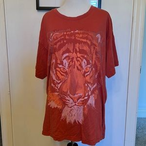 Womens Wrangler Tiger T-shirt. Oversized. Worn once. Size Medium
